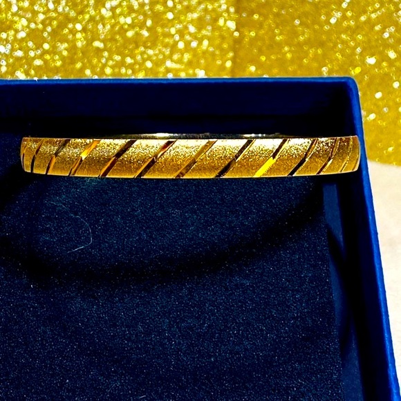 Monet Bracelet - Picture 6 of 12